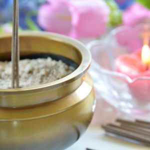 桑名の南楽寺では皆様のご自宅や斎場へ出向いてお葬式を執り行っております