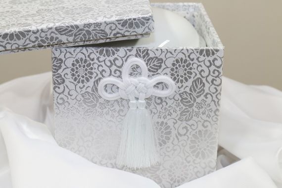 納骨を受け付け